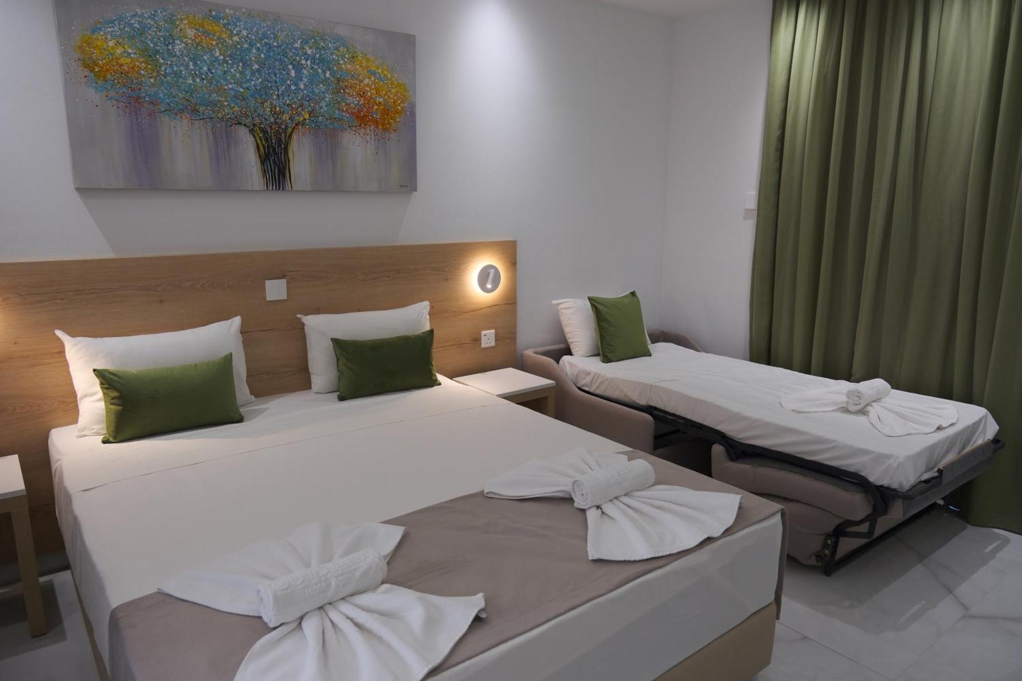 Loutsiana Deluxe Apts Ayía Nápa Chambre photo